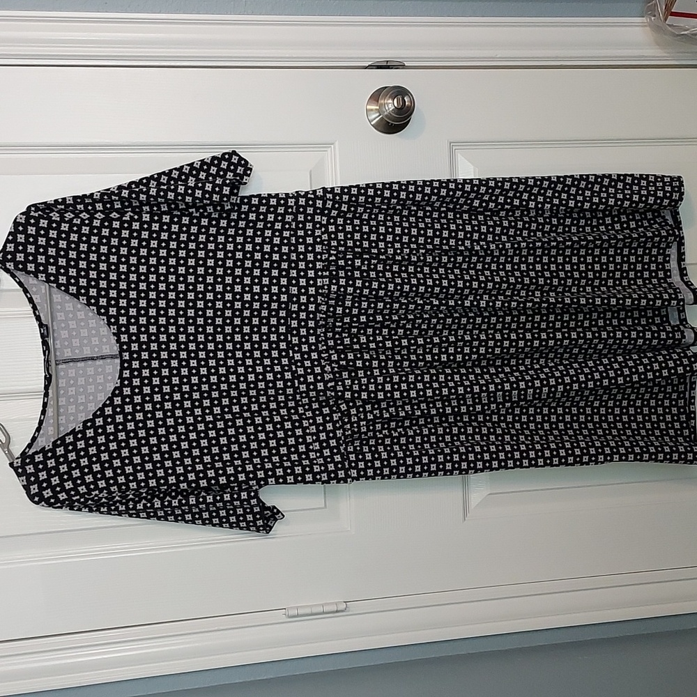 Lands End Black w/ diamonds/squares Short Sleeve T Shirt Dress W/ Pockets 1X